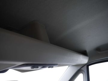 Car image 33