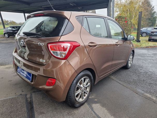 Hyundai i10 1.2 YES! Silver 64 kW image number 2