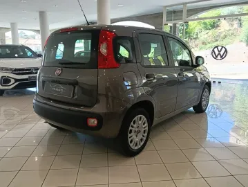 Car image 4