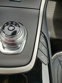 Car image 36