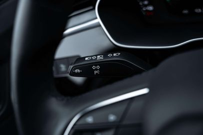 Car image 37