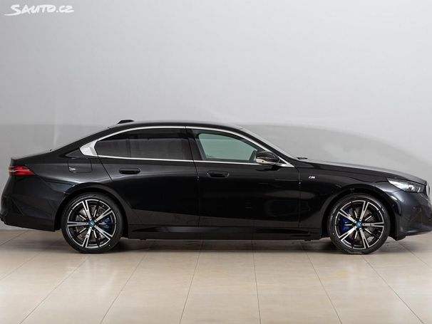 BMW 550 e xDrive 360 kW image number 10