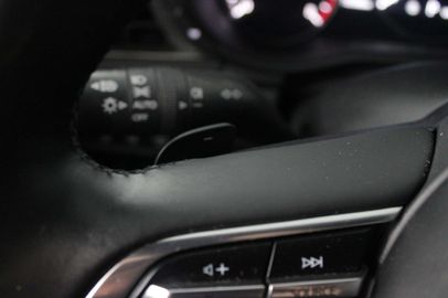 Car image 37