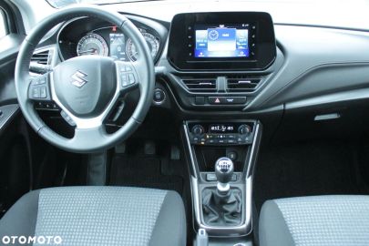 Car image 12