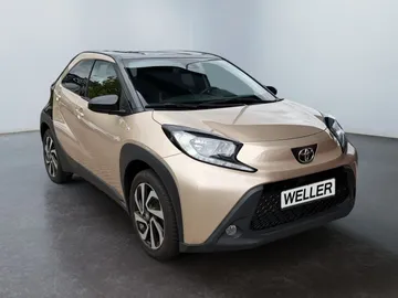 Car image 2