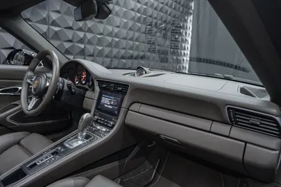 Car image 26