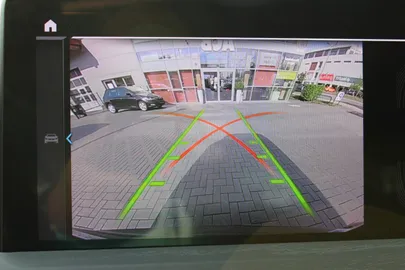 Car image 23