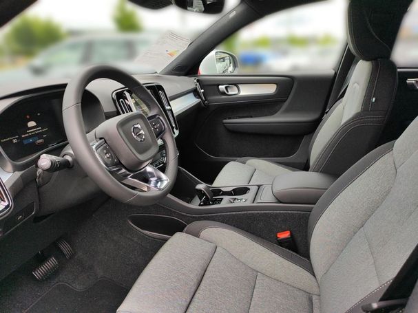 Volvo XC40 B3 Core 120 kW image number 12