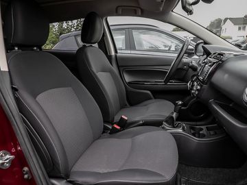 Car image 4