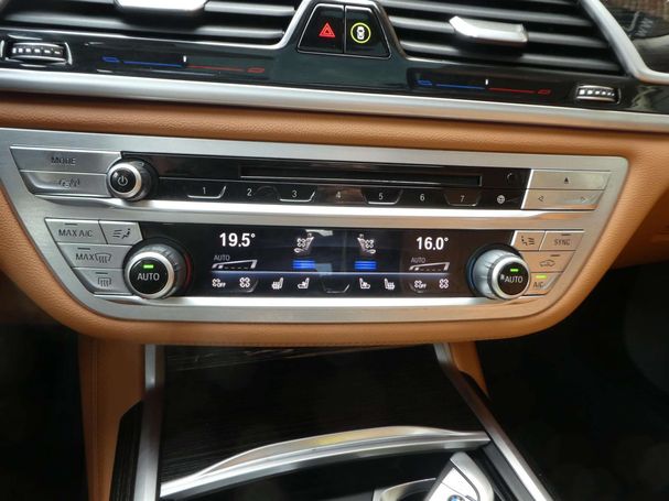 BMW 740i 241 kW image number 20