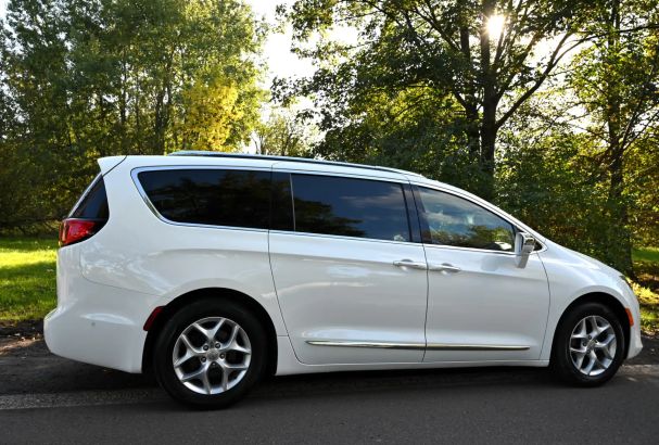 Chrysler Pacifica 214 kW image number 12