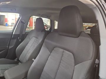 Car image 28