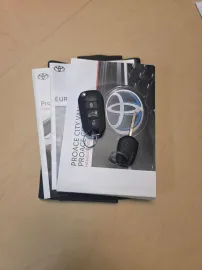 Car image 26