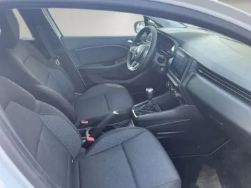 Car image 14