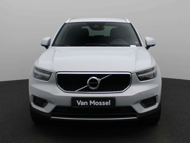 Volvo XC40 D3 AWD Momentum 110 kW image number 2