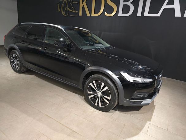 Volvo V90 Cross Country B4 AWD Momentum 146 kW image number 6