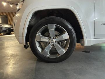 Car image 40