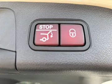 Car image 40