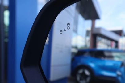 Car image 22