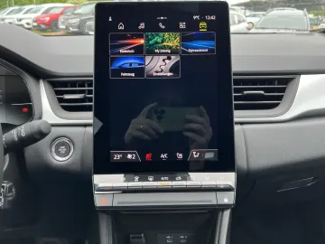 Car image 25