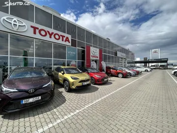 Car image 15