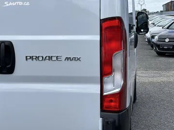 Car image 32
