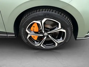 Car image 30