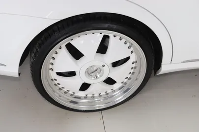 Car image 38