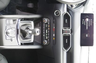 Car image 13