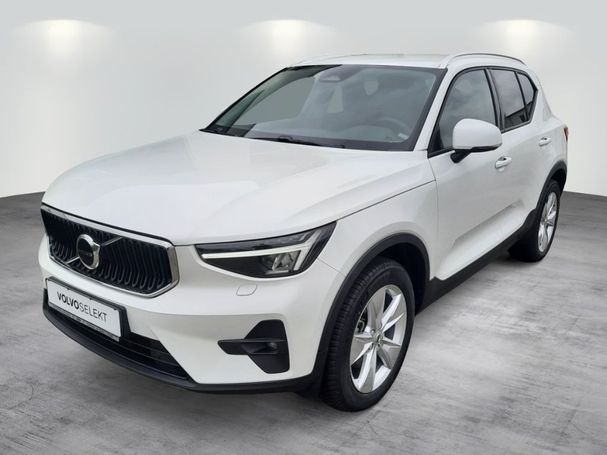 Volvo XC40 B3 Core 120 kW image number 1