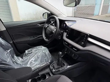 Car image 17