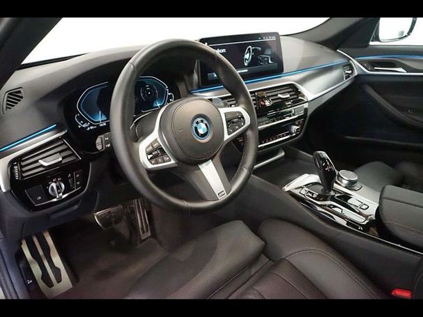 BMW 530 Touring 215 kW image number 22