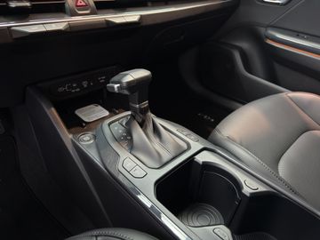 Car image 23
