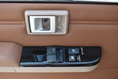 Car image 38