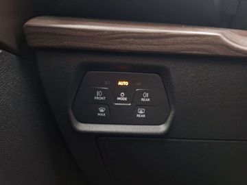 Car image 36