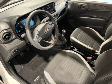 Car image 10