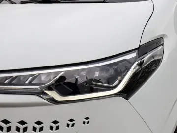 Car image 36