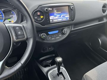 Car image 26