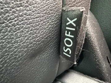 Car image 37