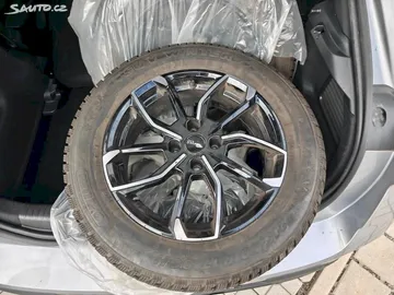 Car image 22