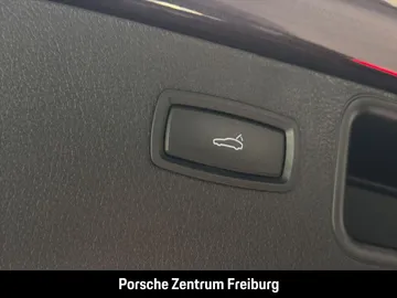 Car image 32