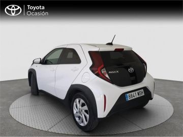 Car image 4