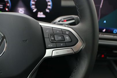 Car image 38