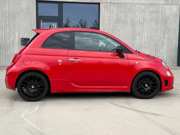 Car image 19