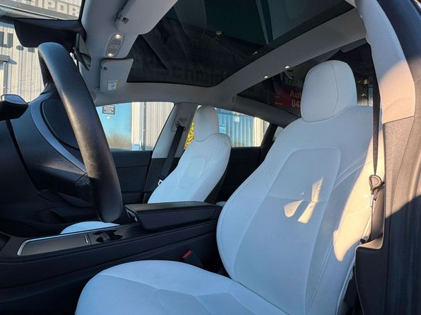 Tesla Model 3 AWD 324 kW image number 16