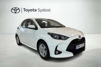 Car image 18