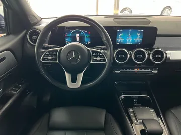 Car image 37