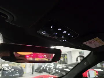 Car image 37