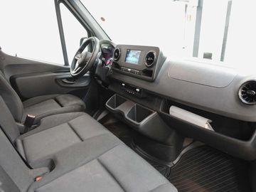 Car image 38