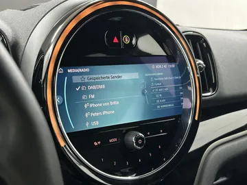 Car image 30